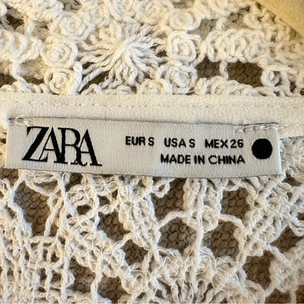 NWOT Zara White Floral Cotton Knit Button Down Shirt